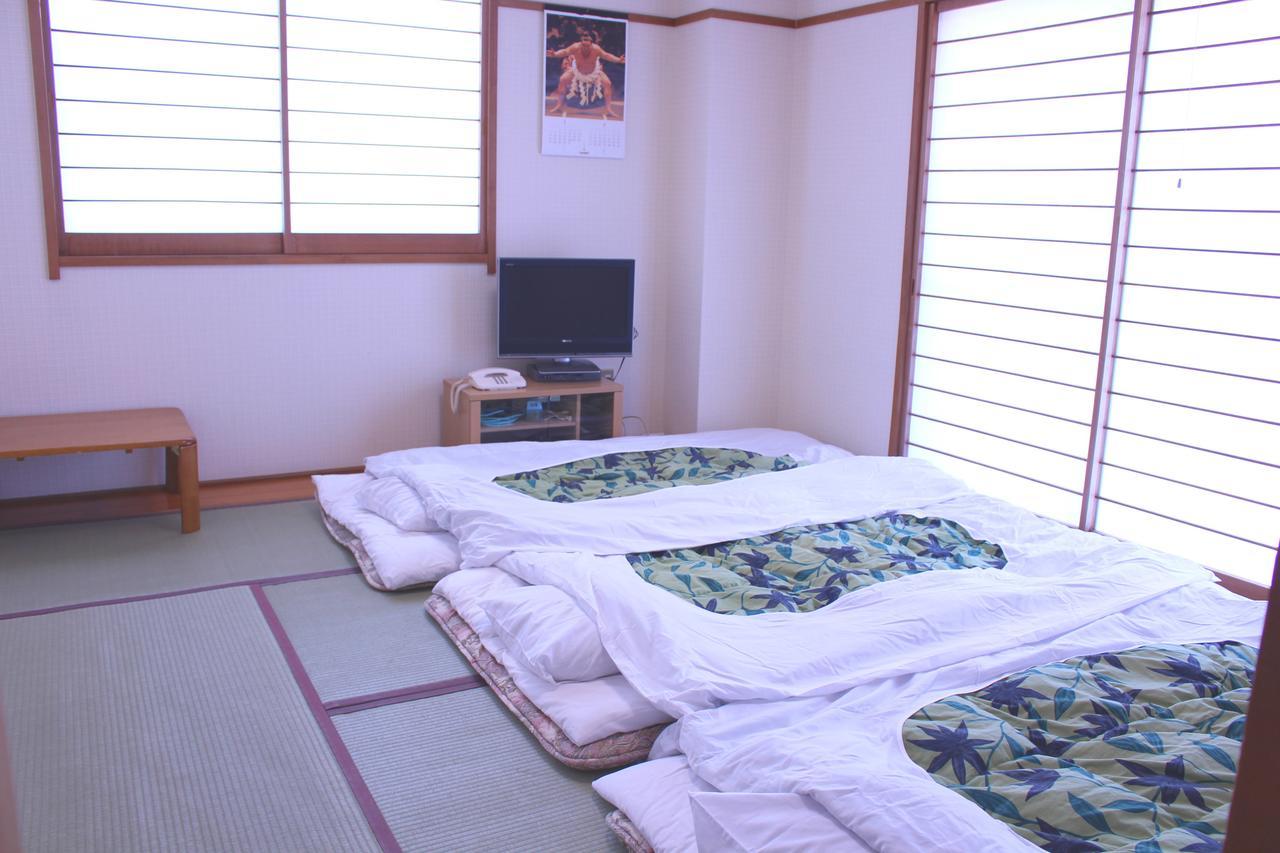 Fuji-Shi Business Hotel Furuiya Ryokan Fuji  Buitenkant foto