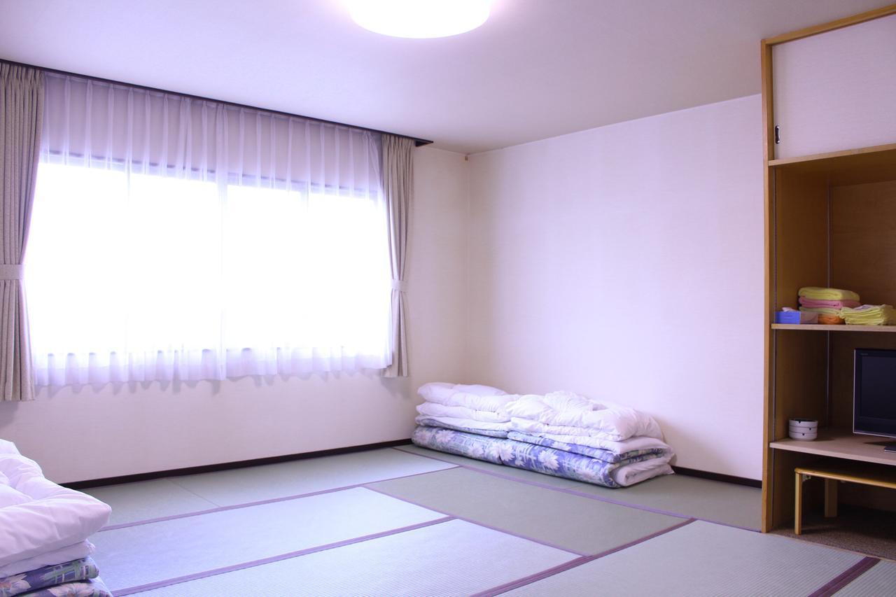 Fuji-Shi Business Hotel Furuiya Ryokan Fuji  Buitenkant foto