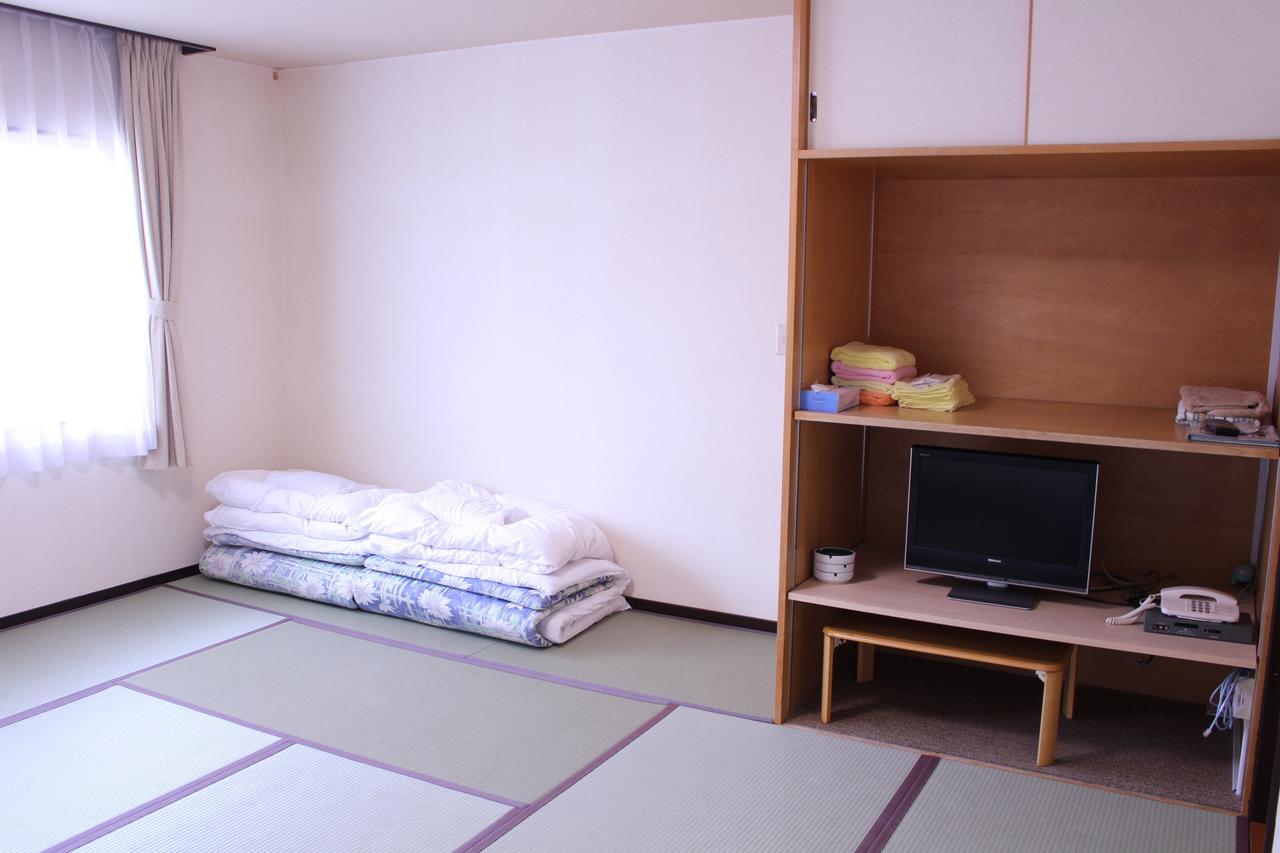 Fuji-Shi Business Hotel Furuiya Ryokan Fuji  Buitenkant foto